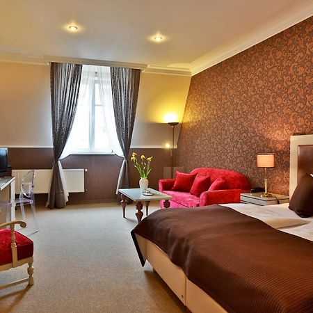 Promenada Romantic Hotel カルロヴィ・ヴァリ エクステリア 写真