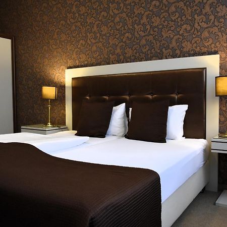 Promenada Romantic Hotel カルロヴィ・ヴァリ エクステリア 写真