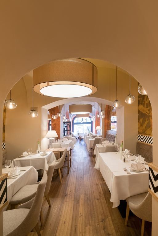 Promenada Romantic Hotel カルロヴィ・ヴァリ エクステリア 写真