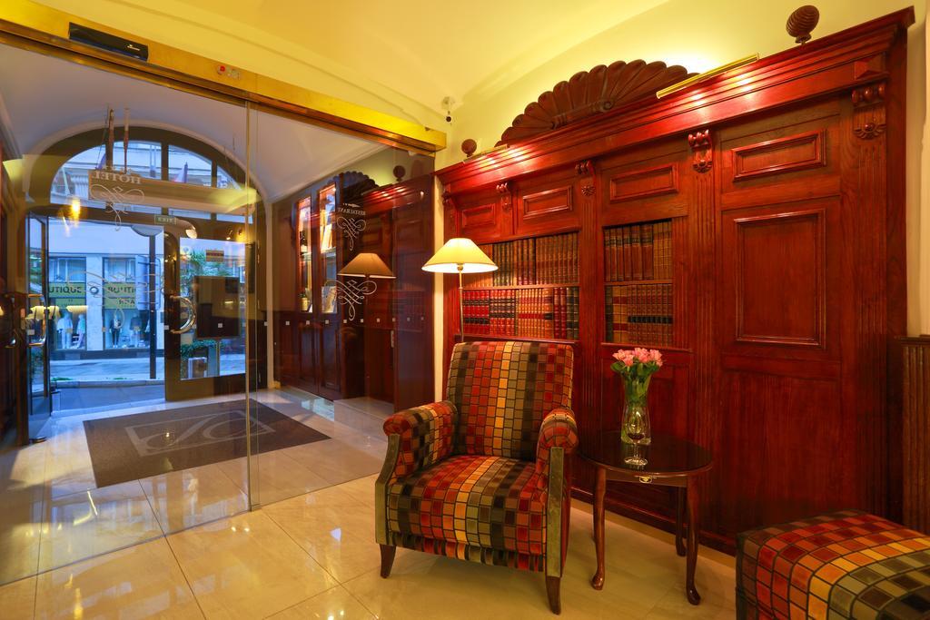 Promenada Romantic Hotel カルロヴィ・ヴァリ エクステリア 写真