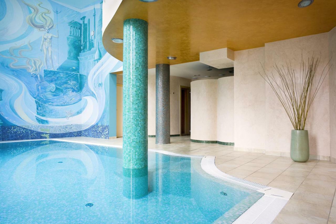 Promenada Romantic Hotel カルロヴィ・ヴァリ エクステリア 写真
