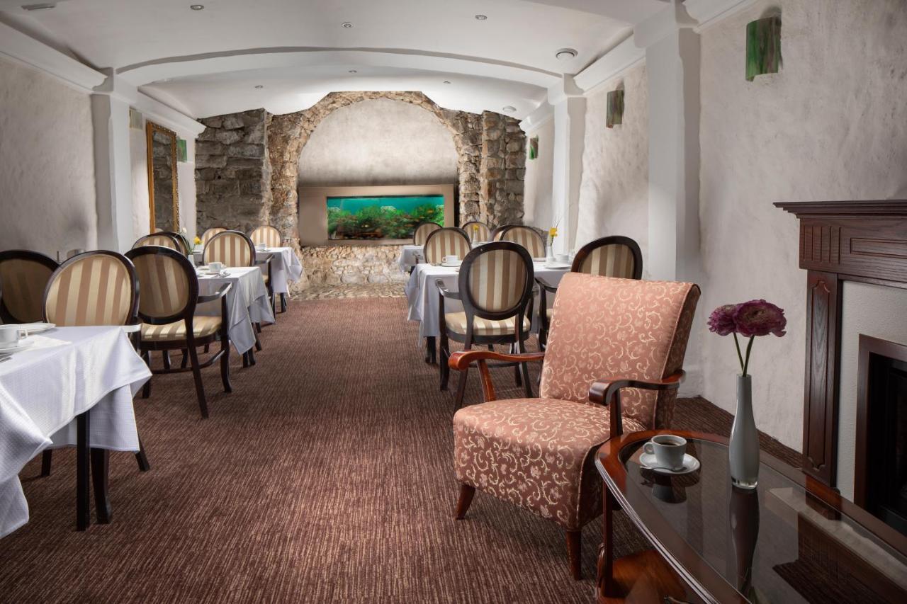 Promenada Romantic Hotel カルロヴィ・ヴァリ エクステリア 写真