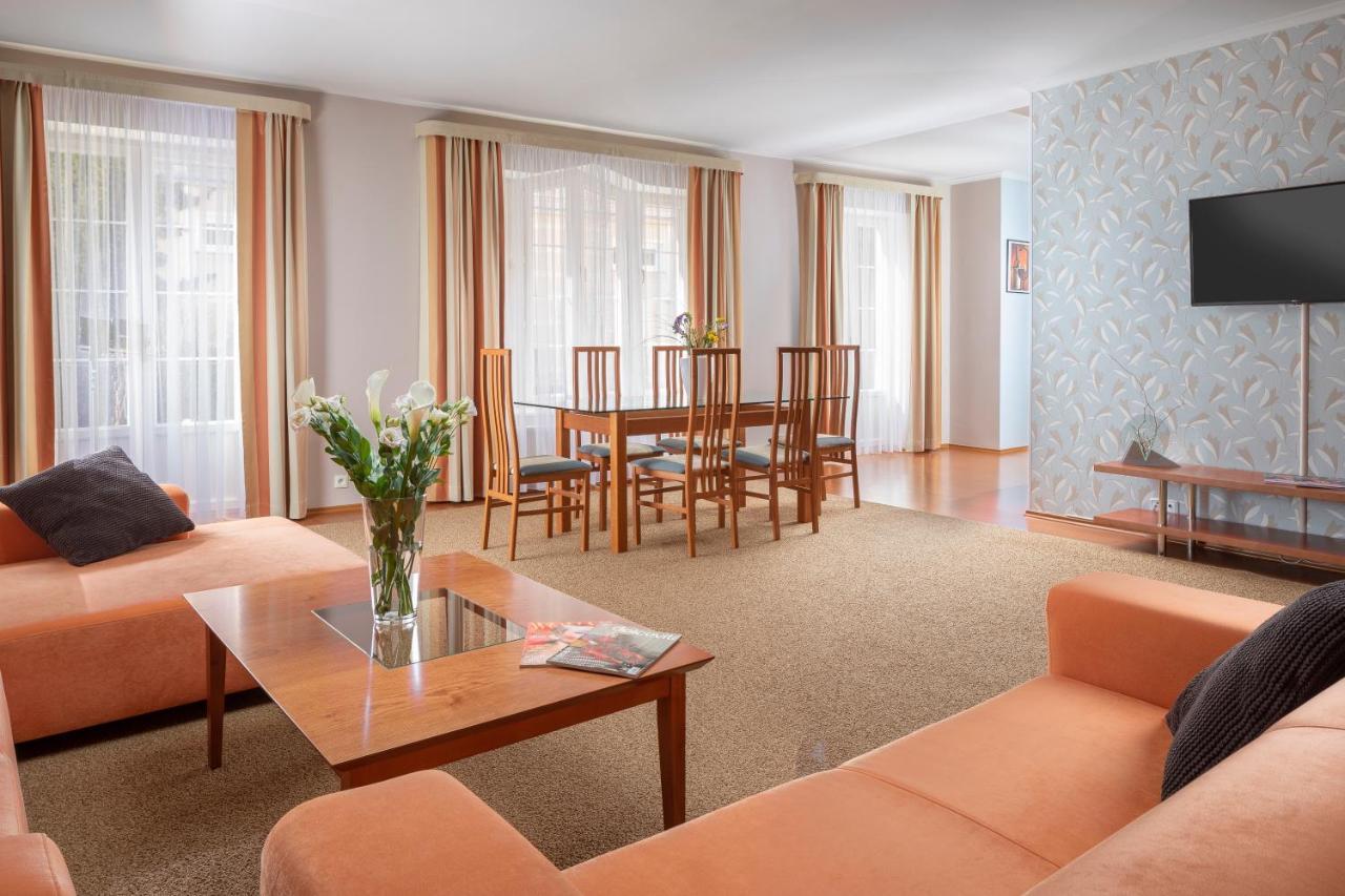 Promenada Romantic Hotel カルロヴィ・ヴァリ エクステリア 写真