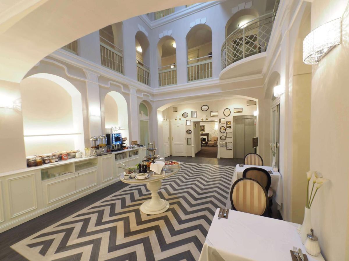 Promenada Romantic Hotel カルロヴィ・ヴァリ エクステリア 写真